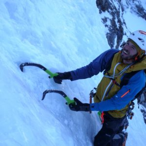 Tolle tiroler Eiskletterei mit Bergführer in der Route Moonwalk im Valsertal.