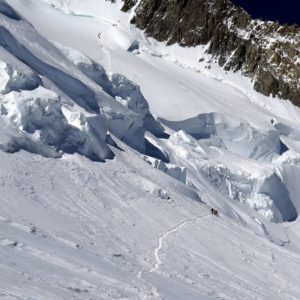 Abstieg vom Mont Blanc im Gletscherbruch des Mont Maudit. Unterwegs mit Bergführer