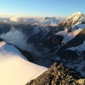 Am Ortler Hintergrat. Im HIntergrund die Königsspitze und der Cevedale.