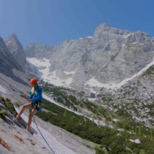 Abseilen am Mehrseillängen Kletterkurs in Nassereith Tirol