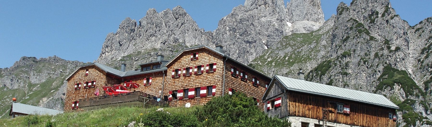 Die Hofpürglhütte mit der Bischofsmütze - Klettern am Dachstein mit Bergführer