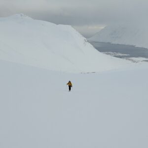 Aufstieg bei diffusem Licht – Skitouren Island