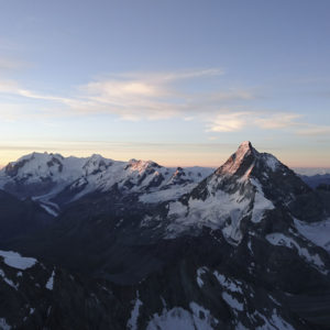 Sonnenaufgang am Matterhorn, vom Südgrat des Dent Blanche aus gesehen